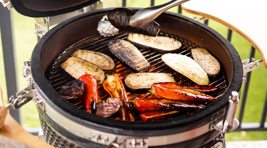 Dip od grillanog povrća u kamado roštilju